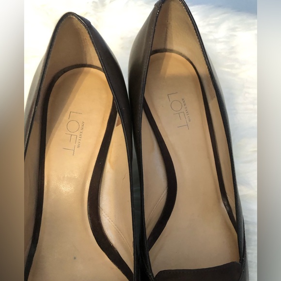 Ann Taylor Suede heels, pumps, shoes - Picture 9 of 9
